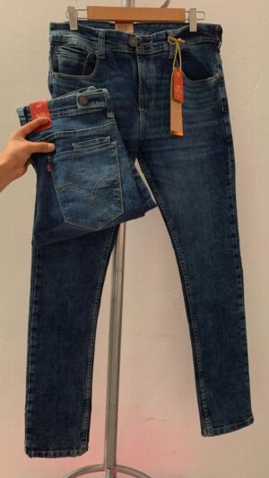 LEVIS MEDIO