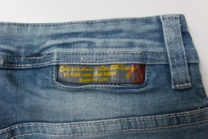 Jean Premium de alta calidad para hombre, corte moderno, color azul hielo con desgastes