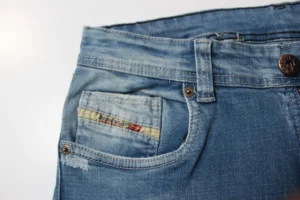 Jean Premium de alta calidad para hombre, corte moderno, color azul hielo con desgastes