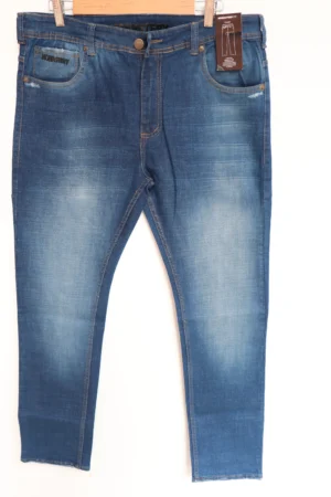 Jean Premium de alta calidad para hombre, corte moderno, color azul medio con bordado en el monedero y sublimado en bolsillo trasero