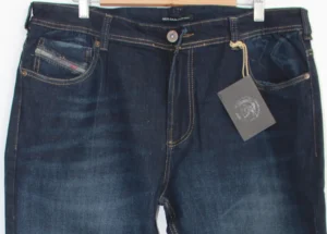 Jean Premium de alta calidad para hombre, corte moderno, color azul oscuro clásico con diseño sublimado en bolsillos traseros