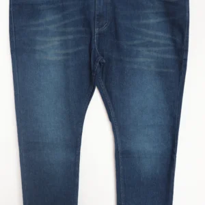 Jean Premium de alta calidad para hombre, corte moderno, color azul medio con bigotes y diseño sublimado en bolsillo trasero