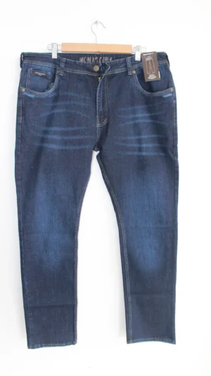 Jean Premium de alta calidad para hombre, corte moderno, color azul oscuro con bigotes y diseño sublimado en bolsillo trasero