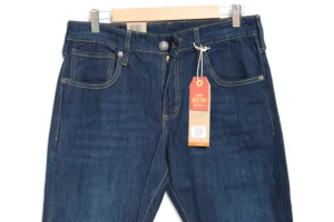 Jean Premium de alta calidad para hombre, corte moderno, color azul oscuro clásico con bigotes, pines y botón contramarcado